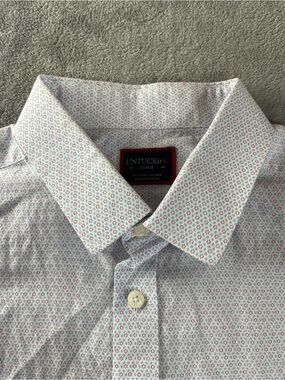 UNTUCKit Short Sleeve Button Up Shirt White Blue Geometric Men’s Large Preppy